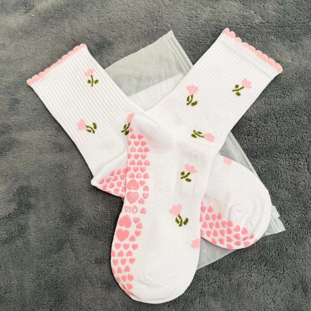 Grip Socks One Size White Pink NWT Floral Heart Grips Lettuce Trim